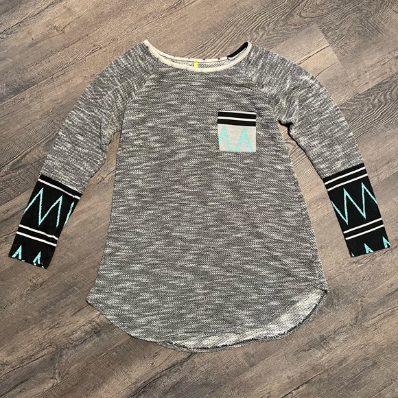 ⭐️4 for $10⭐️Heathered Knit Long Sleeve Pocket Shirt.  Aztec Colorblock Tunic - Picture 2 of 11